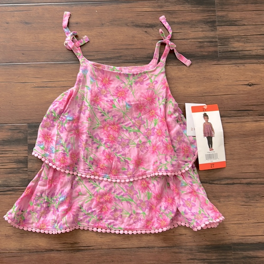 NWT BCBG 2T floral top